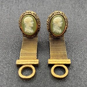 Vintage Dante Elegant Gold tone w/Jade style Cameo Cufflinks